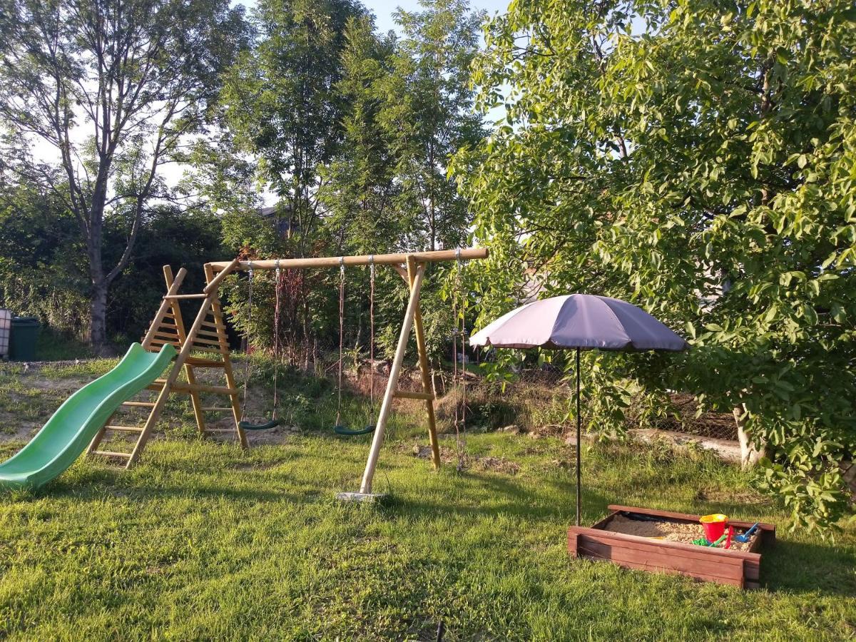Noclegi "Marfikowe Pole" Polanczyk Exterior photo